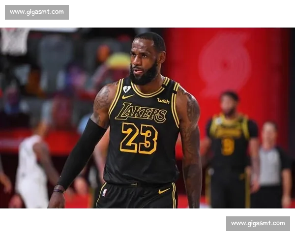 詹姆斯质疑戒指文化遭名嘴炮轰：立场矛盾引争议