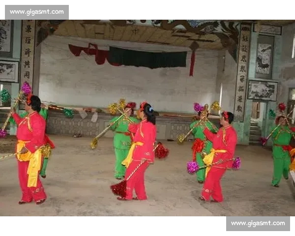 平地生花！90 后非遗传承人舞花棍，棍起瞬间绽放千年技艺