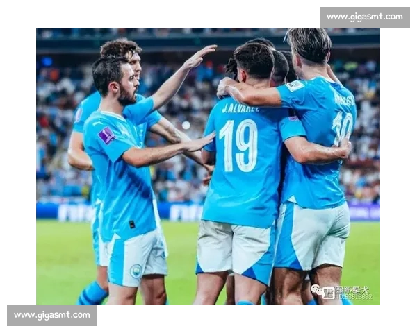 曼城世俱杯首战备战训练：新援谢尔基、赖因德斯合练亮相