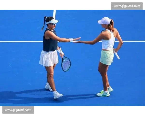 郭涵煜萨格勒布首轮三盘惜败武尔茨,女双排名稳居 35 位 郭涵煜萨格勒布首轮三盘惜败武尔茨,女双排名稳居 35 位