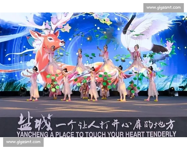 非遗助威苏超：淮剧歌舞杂技燃爆盐城中场